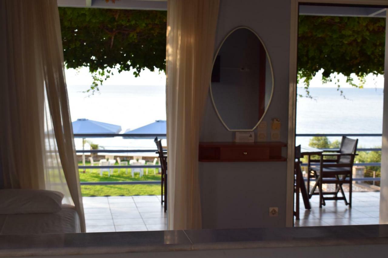 Alexandros Seaside Family Apartments & Villas - Paradise, 7' From Petalidi Kalamaki  외부 사진