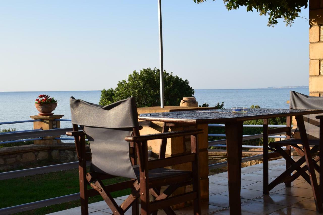 Alexandros Seaside Family Apartments & Villas - Paradise, 7' From Petalidi Kalamaki  외부 사진